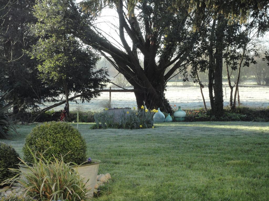 Bed and Breakfast Les 2 Madeleine à Saint-Saturnin-du-Bois Extérieur photo