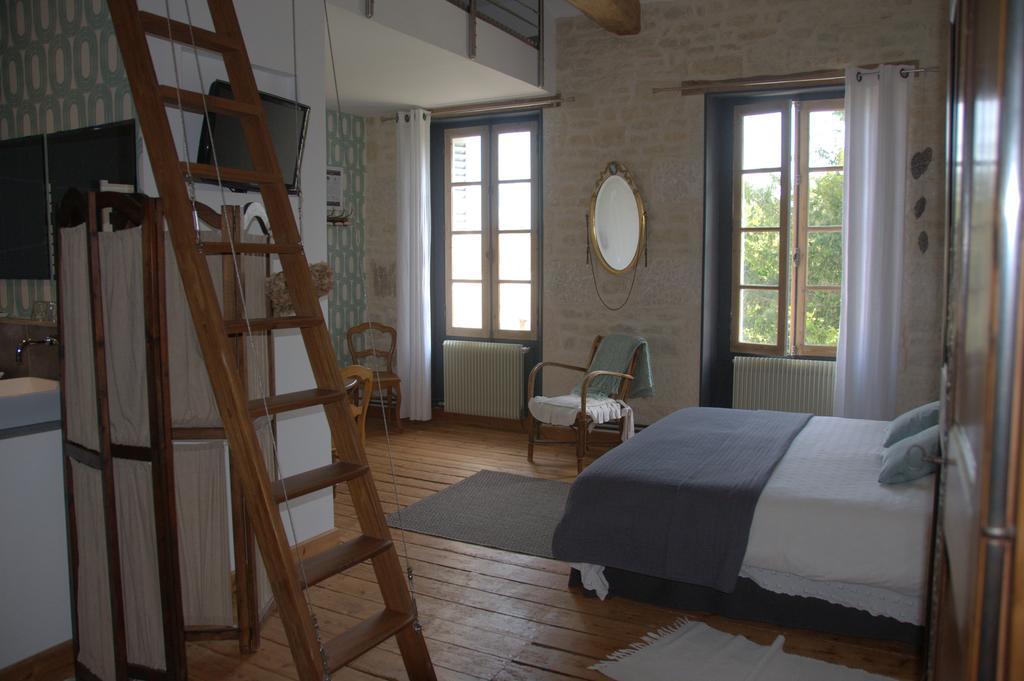 Bed and Breakfast Les 2 Madeleine à Saint-Saturnin-du-Bois Extérieur photo