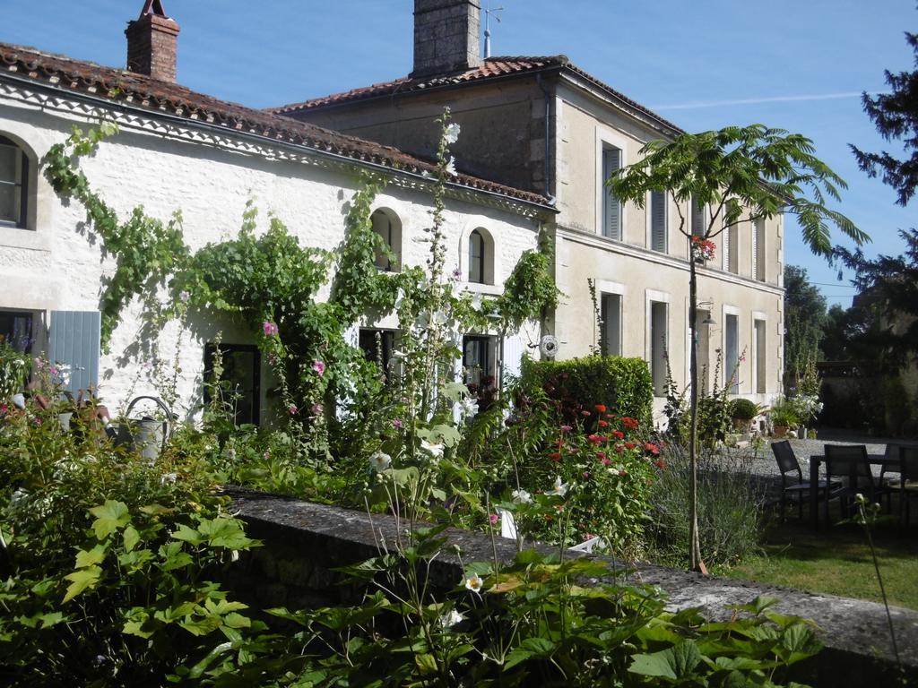 Bed and Breakfast Les 2 Madeleine à Saint-Saturnin-du-Bois Extérieur photo