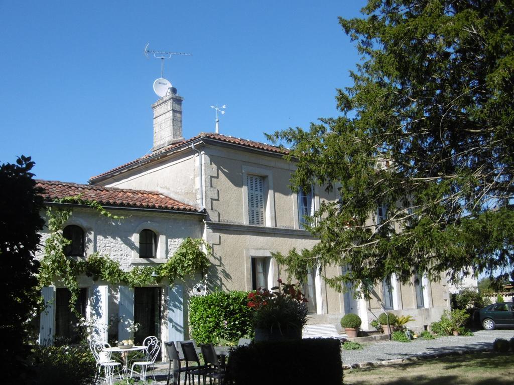 Bed and Breakfast Les 2 Madeleine à Saint-Saturnin-du-Bois Extérieur photo