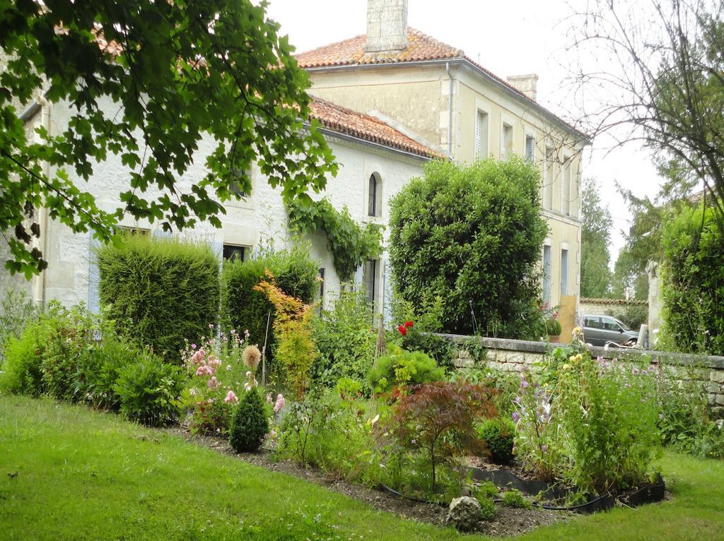 Bed and Breakfast Les 2 Madeleine à Saint-Saturnin-du-Bois Extérieur photo