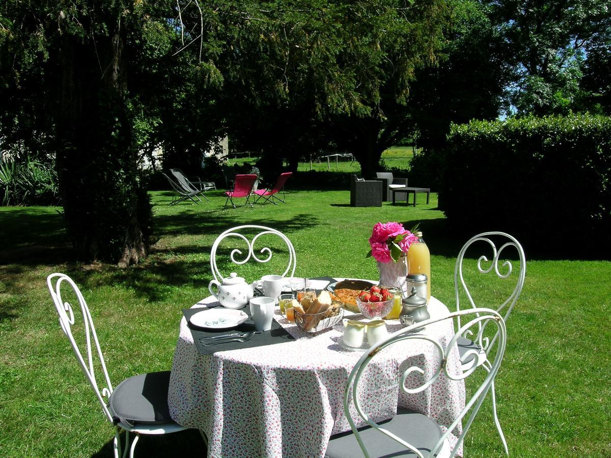 Bed and Breakfast Les 2 Madeleine à Saint-Saturnin-du-Bois Extérieur photo