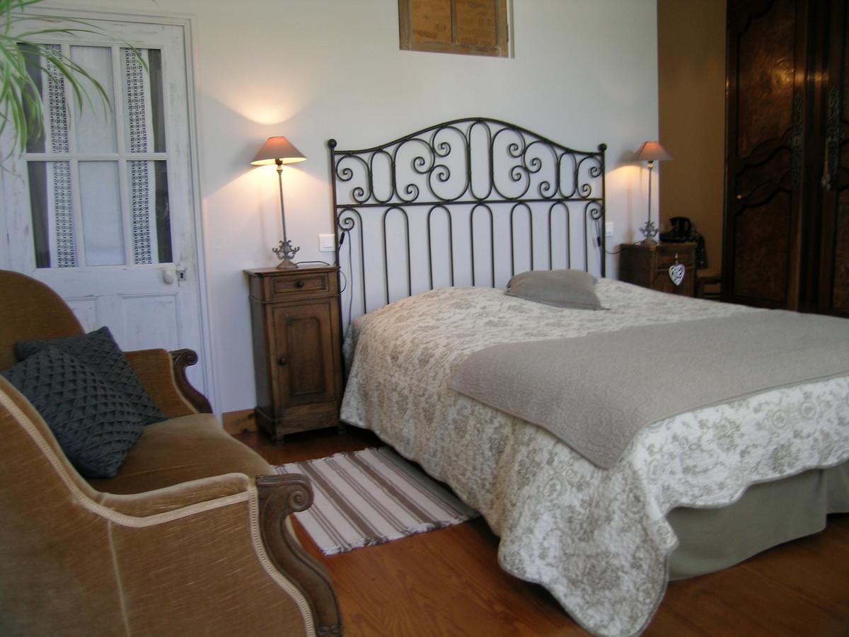 Bed and Breakfast Les 2 Madeleine à Saint-Saturnin-du-Bois Extérieur photo