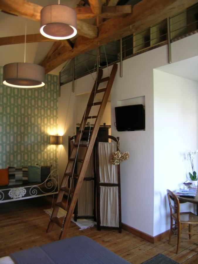 Bed and Breakfast Les 2 Madeleine à Saint-Saturnin-du-Bois Extérieur photo
