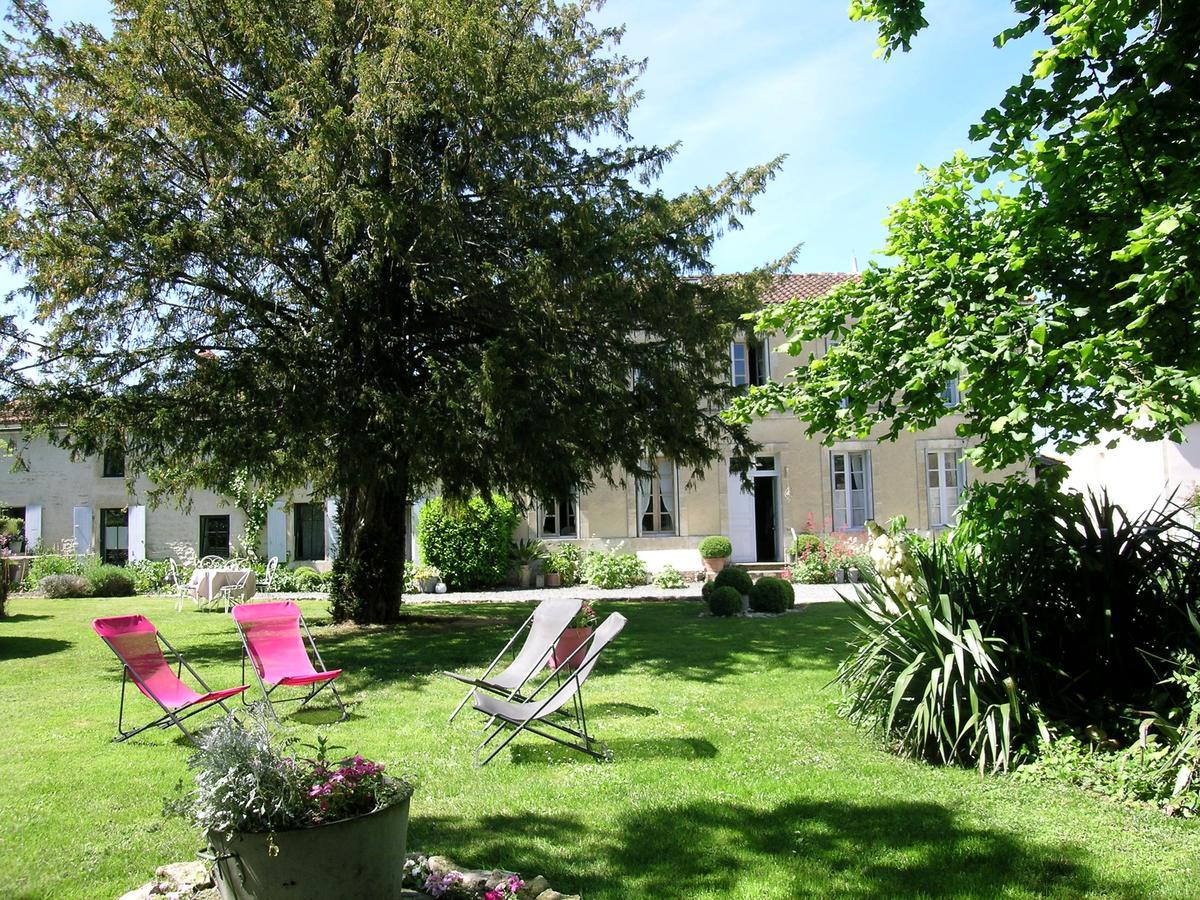 Bed and Breakfast Les 2 Madeleine à Saint-Saturnin-du-Bois Extérieur photo