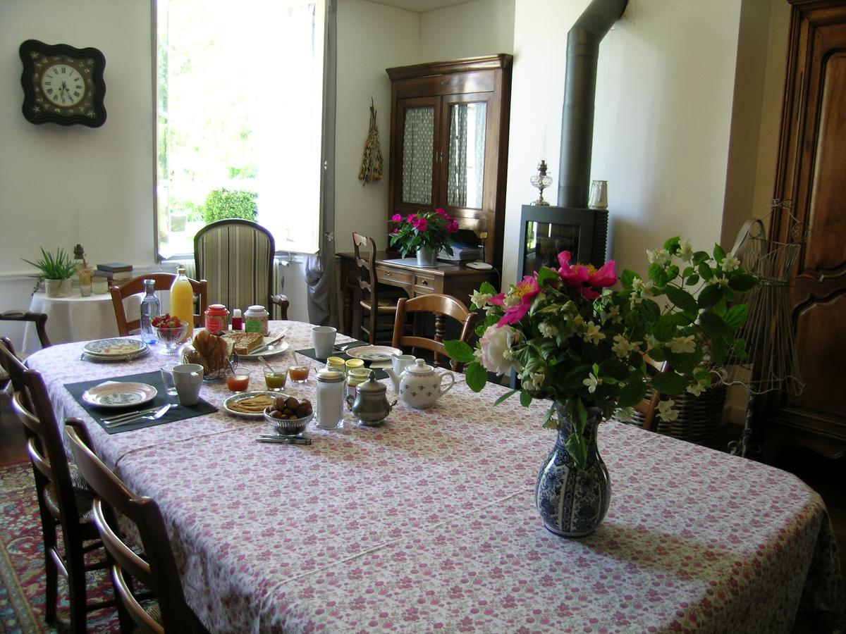 Bed and Breakfast Les 2 Madeleine à Saint-Saturnin-du-Bois Extérieur photo